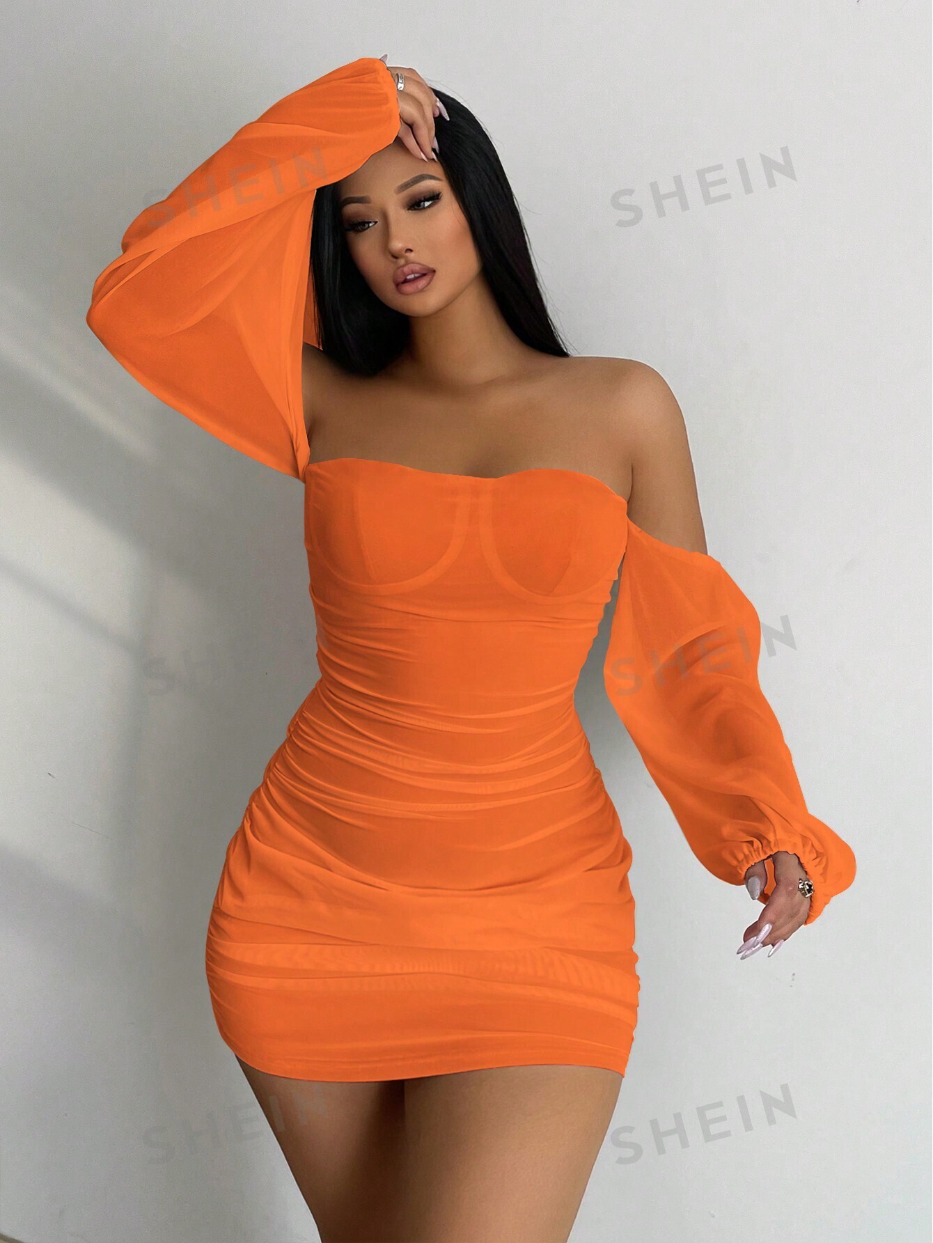SHEIN SXY Однотонное плиссированное платье узкого кроя на одно плечо, апельсин сетчатое облегающее платье с длинным рукавом асимметричное мини платье с вырезом и рюшами соблазнительные вечерние платья с открытыми пл