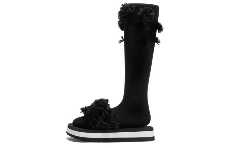 

Слайд женский Charles&Keith