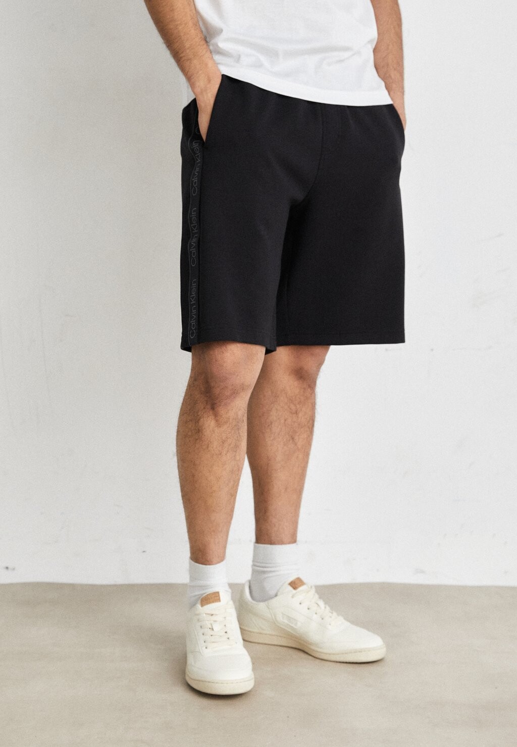 

Шорты Calvin Klein, черный