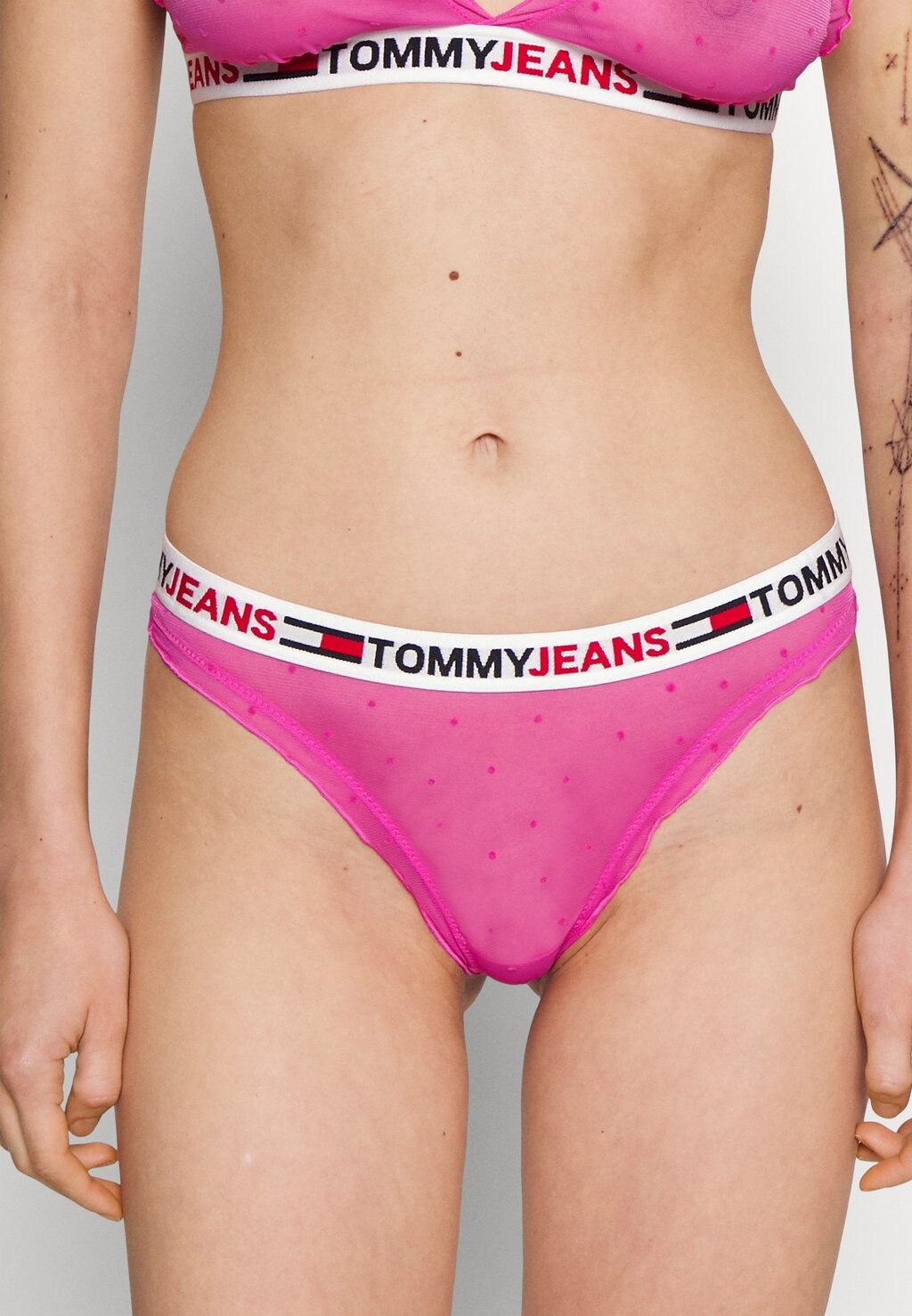 

Стринги Tommy Jeans