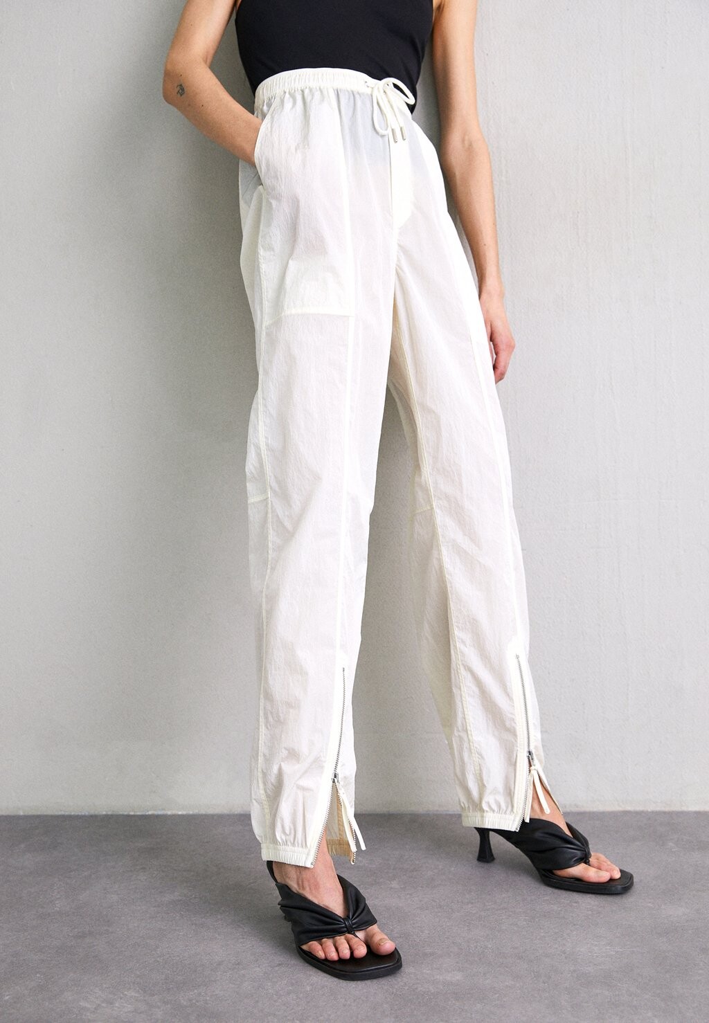 

Брюки Filippa K, Серый
