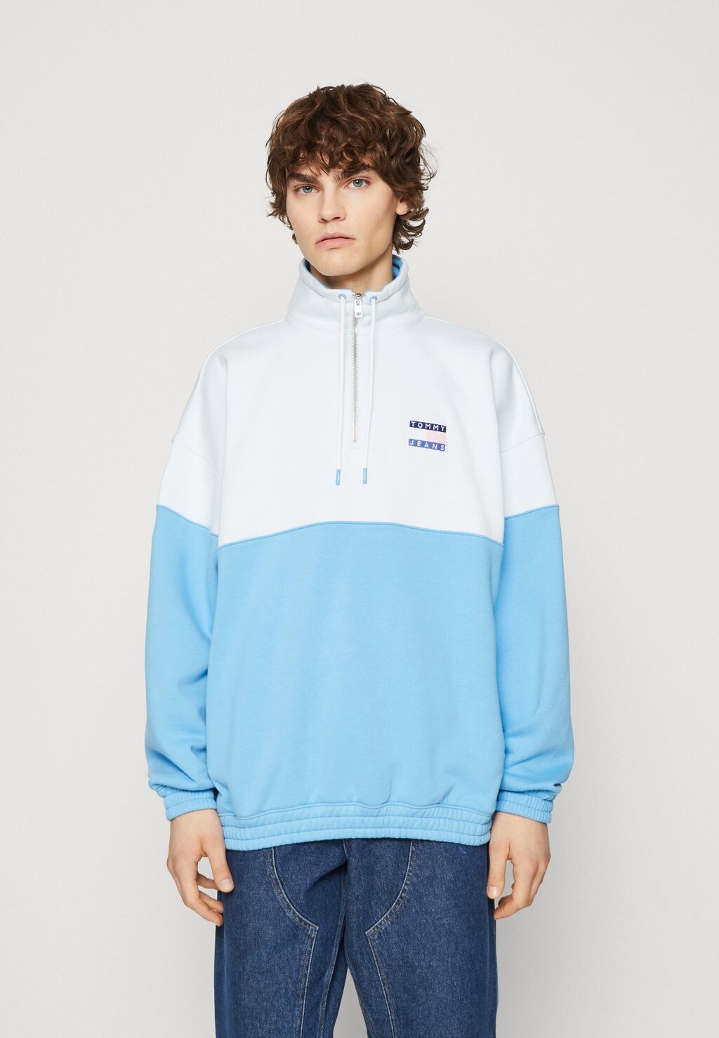 

Толстовка Tommy Jeans