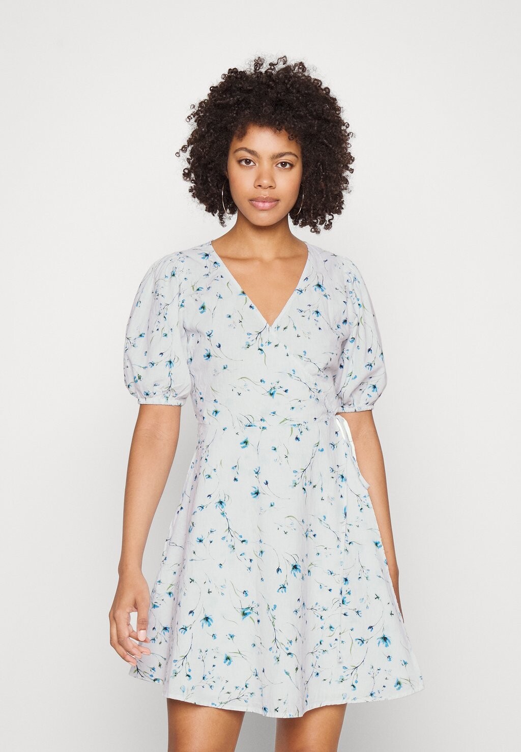 

Повседневное платье Gina Tricot