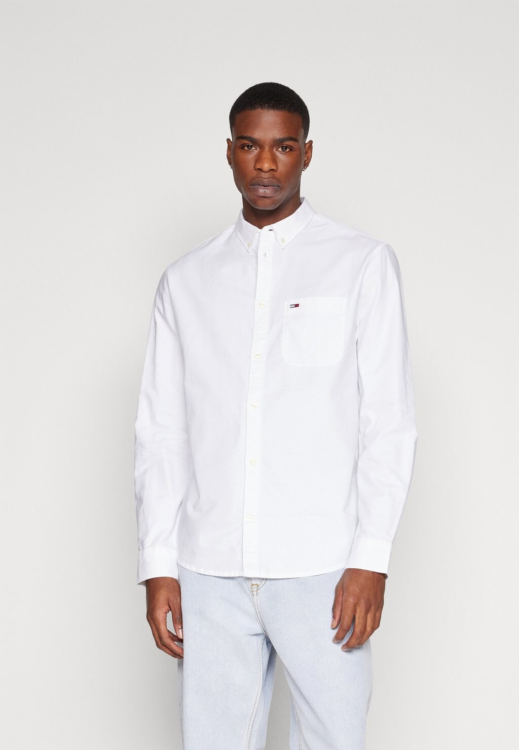 

Рубашка ОКСФОРДСКАЯ РУБАШКА Tommy Jeans, белый