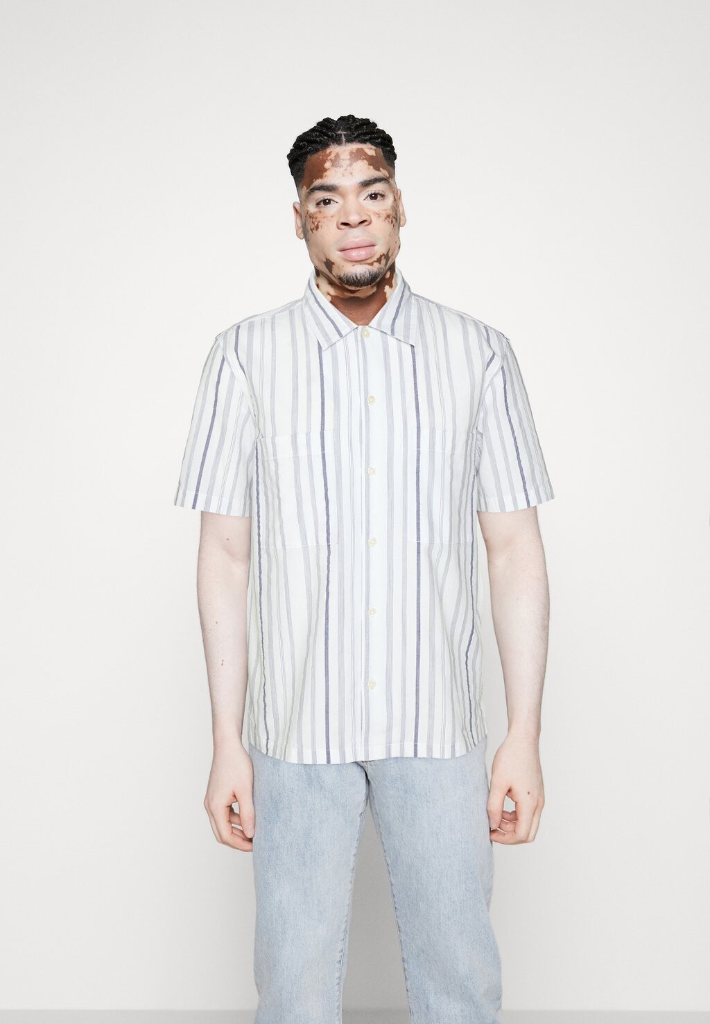 

Рубашка CAMP COLLAR SHORT SLEEVES TWO RECTANGULAR CHEST POCKETS SLITS SIDE SEAMS Marc O'Polo, цвет multi\white