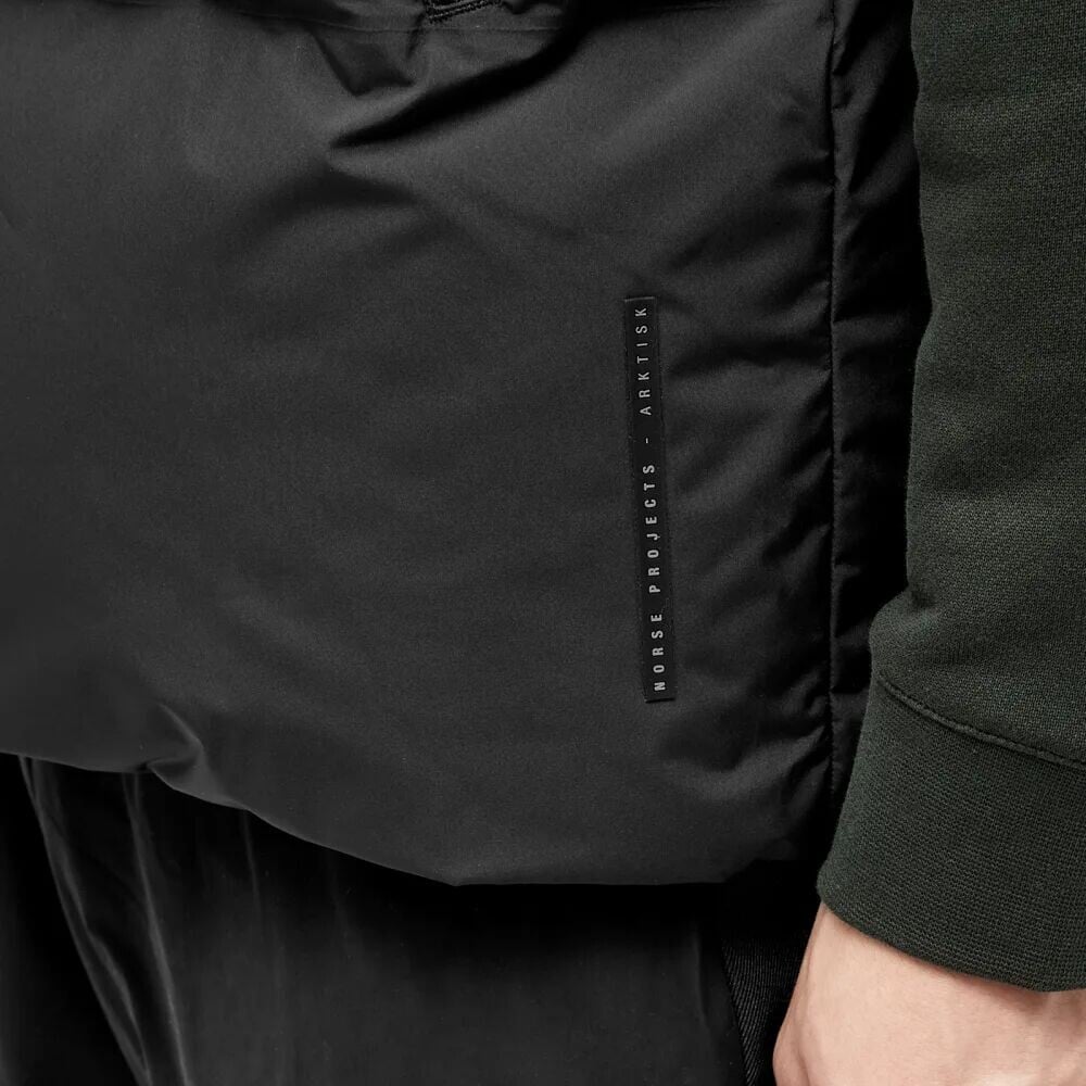 

Norse Projects Жилет ARKTISK Pertex Shield с капюшоном, черный