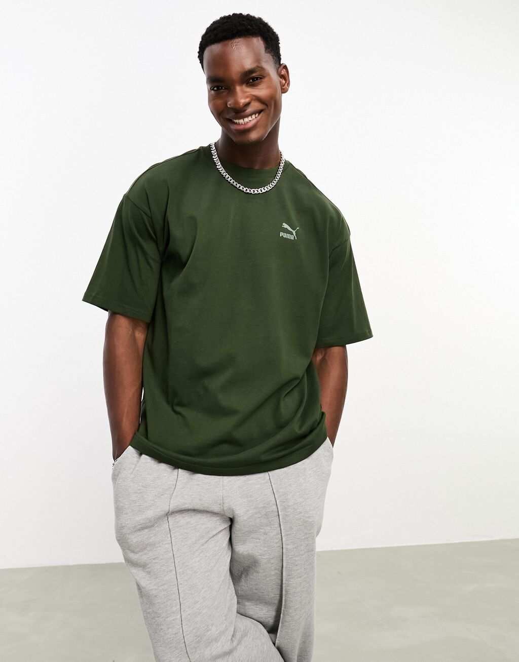 

Зеленая футболка оверсайз Puma Better Classics
