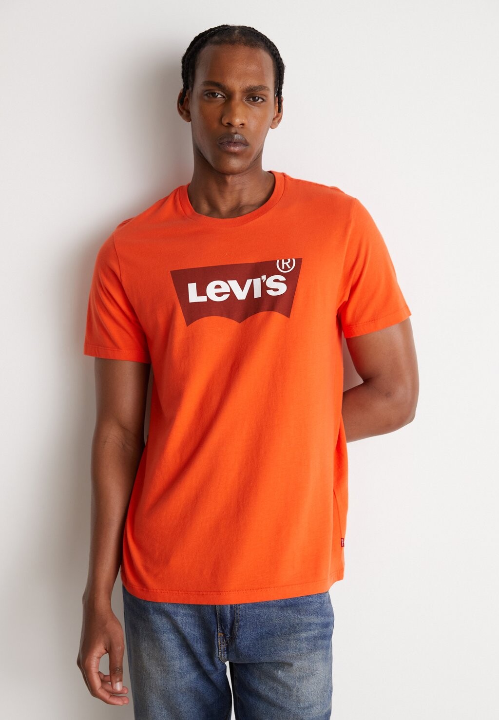 

Футболка с принтом Levi's, красный