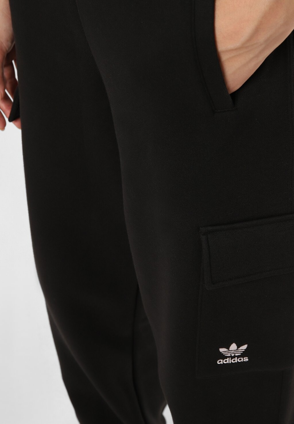 

Спортивные штаны adidas, черный