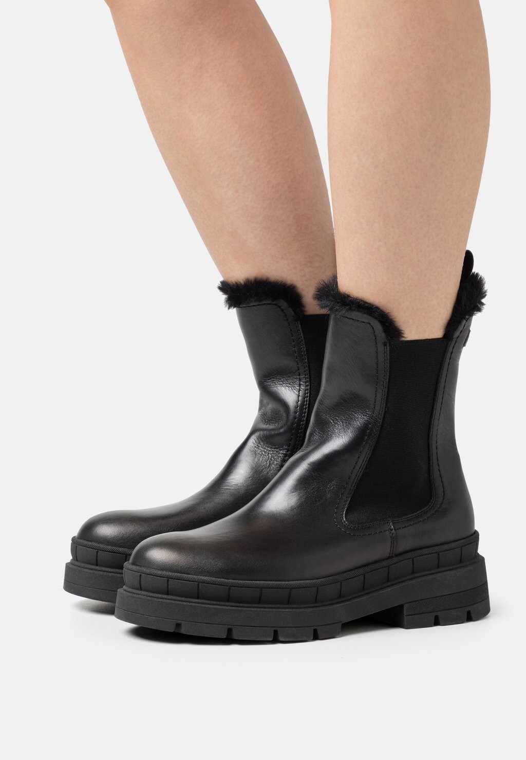 

Ботинки Tamaris, цвет black