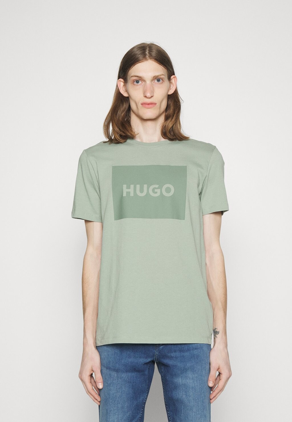 

Футболка с принтом HUGO, светло-зеленый