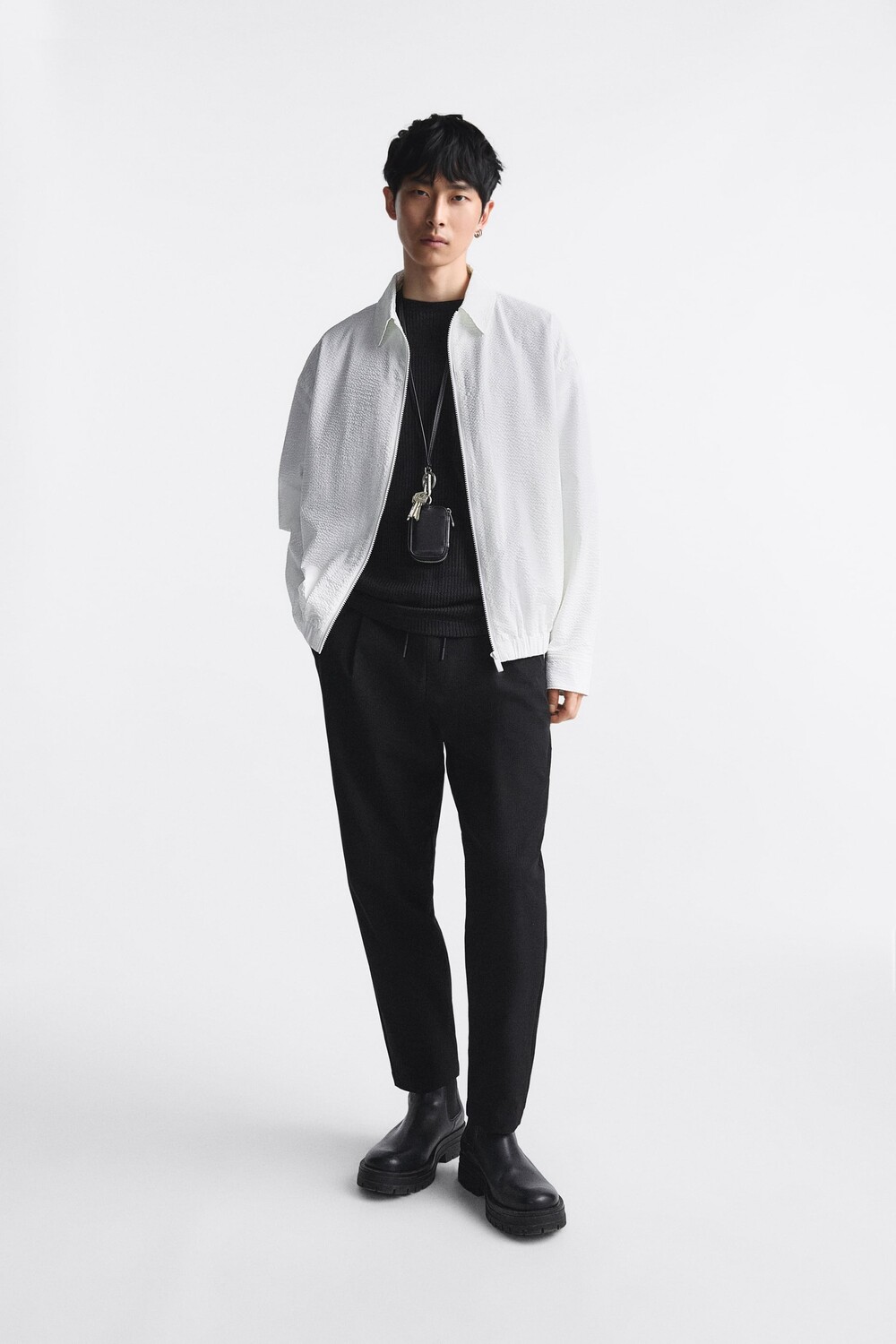 

Брюки из сирсакера со складками Zara, черный