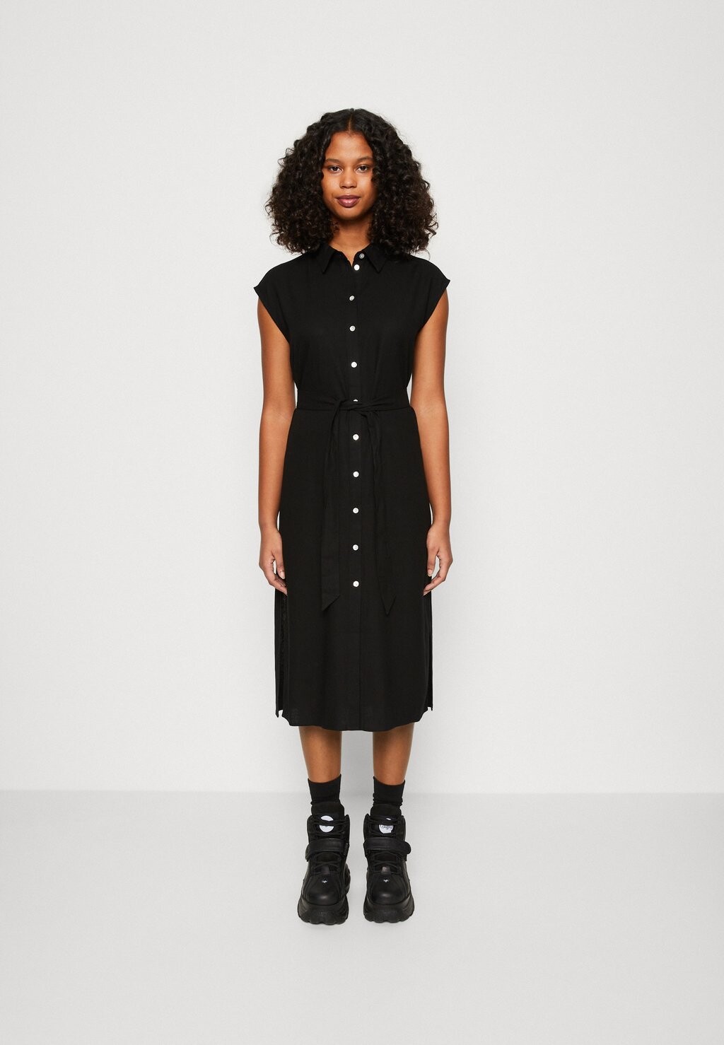 

Платье-рубашка Vero Moda, черный