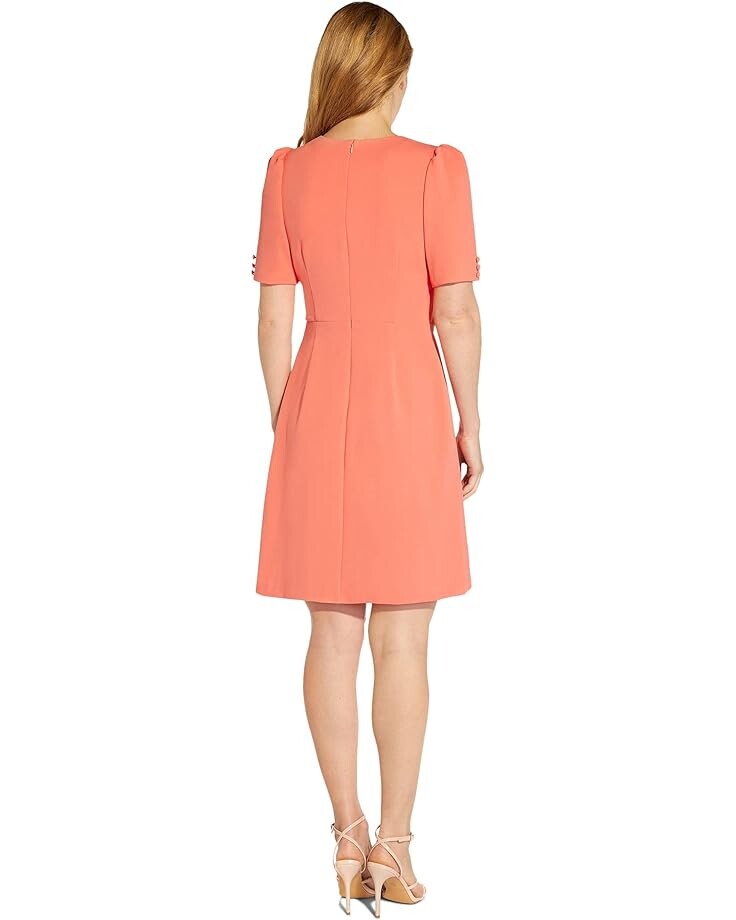 

Платье Adrianna Papell Short Sleeve Stretch Crepe Tie Front Dress, цвет Peach Blossom