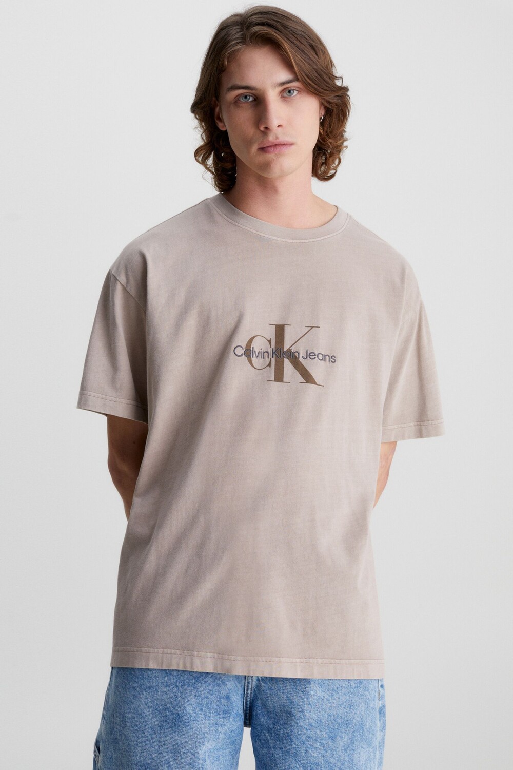 

Коричневая футболка Monologo Mineral Dye Calvin Klein Jeans, коричневый