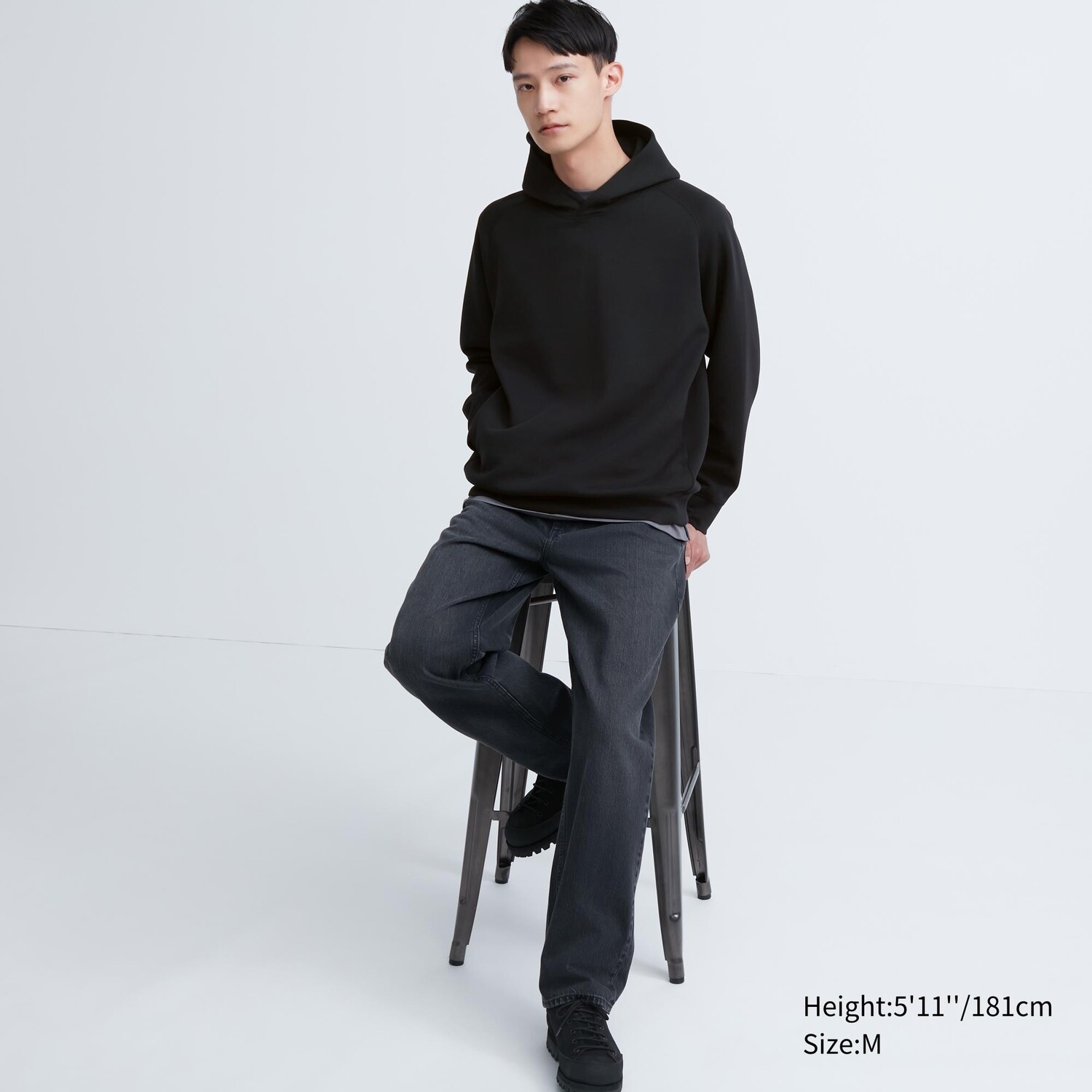 

Сухая эластичная толстовка с капюшоном UNIQLO, черный