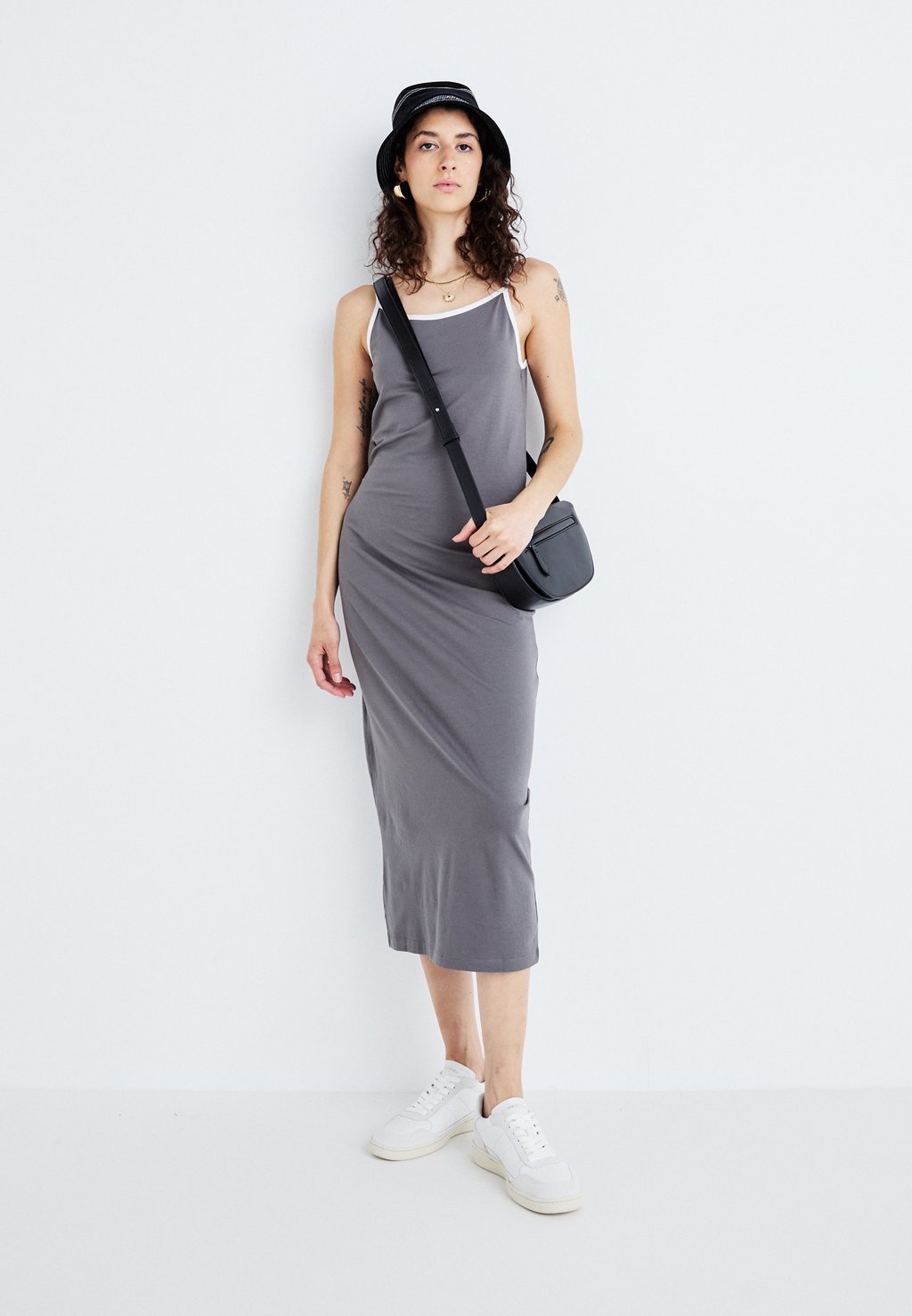 

Платье из джерси NMKARIN SINGLET CONTRAST ANKLE DRESS Noisy May, серый