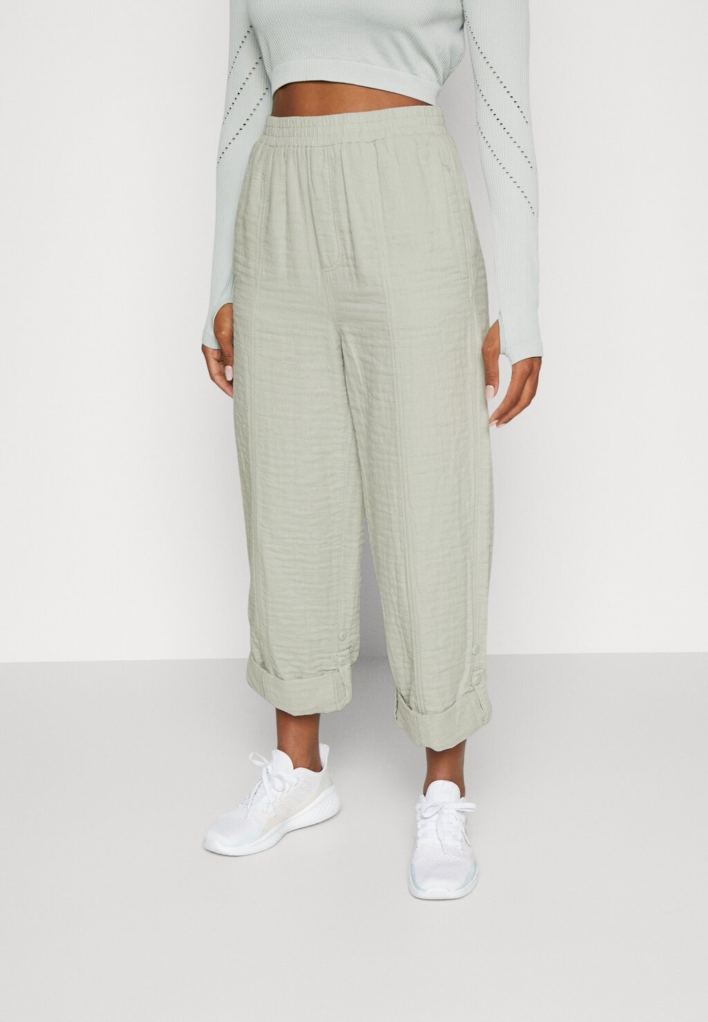 

Брюки Cotton On