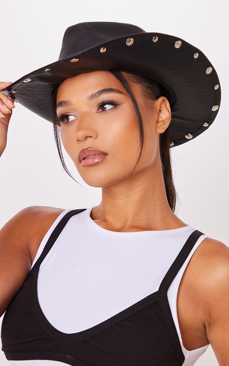 

PrettyLittleThing Черная шляпа в стиле вестерн из искусственной кожи с заклепками