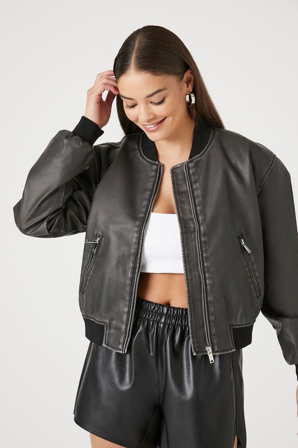

Бомбер из искусственной кожи Forever 21, черный