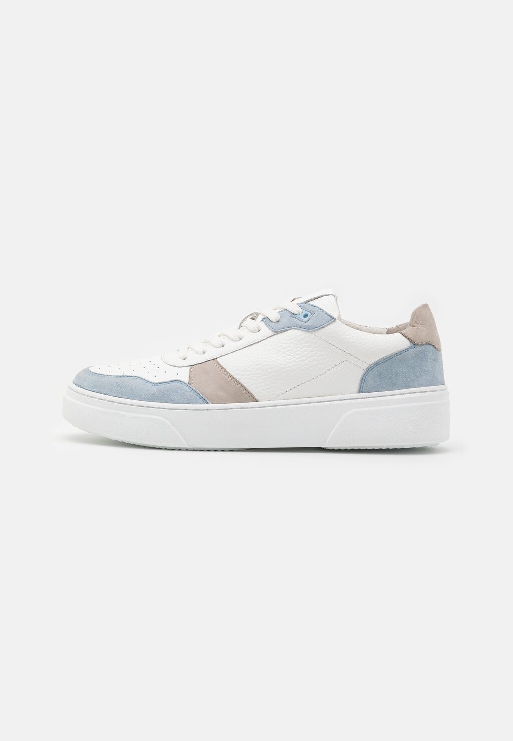 

Кроссовки низкие BY GUIDO MARIA KRETSCHMER Marco Tozzi, цвет white/light blue