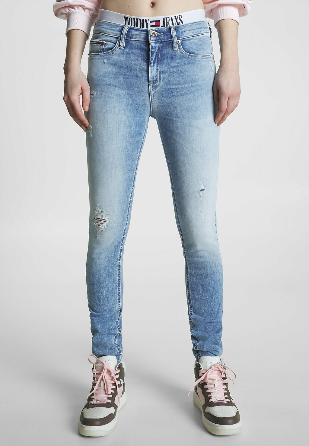 

Джинсы облегающего кроя Tommy Jeans