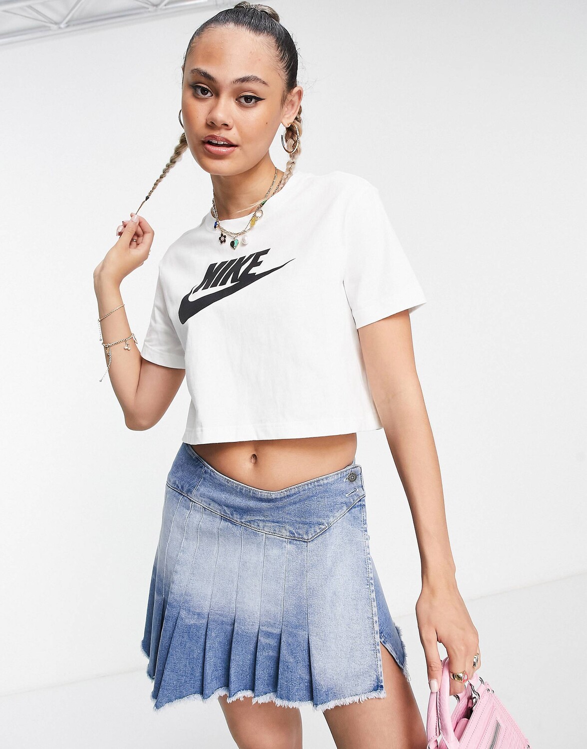 

Белая укороченная футболка Nike Swoosh, Белый