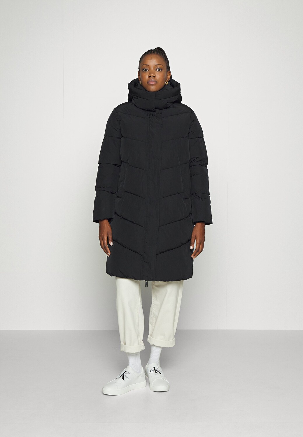 

Пальто Calvin Klein, черный
