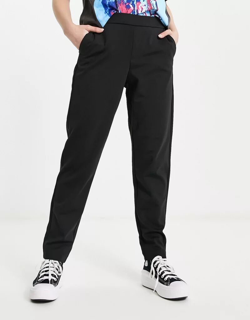 Черные зауженные брюки строгого кроя Vero Moda черные зауженные брюки с завязками на талии vero moda