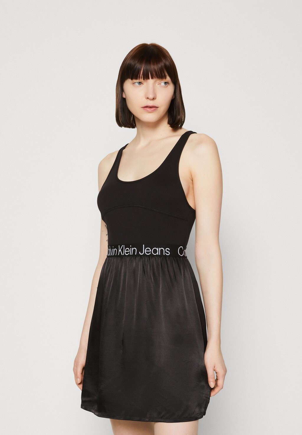 

Повседневное платье Calvin Klein Jeans, черный