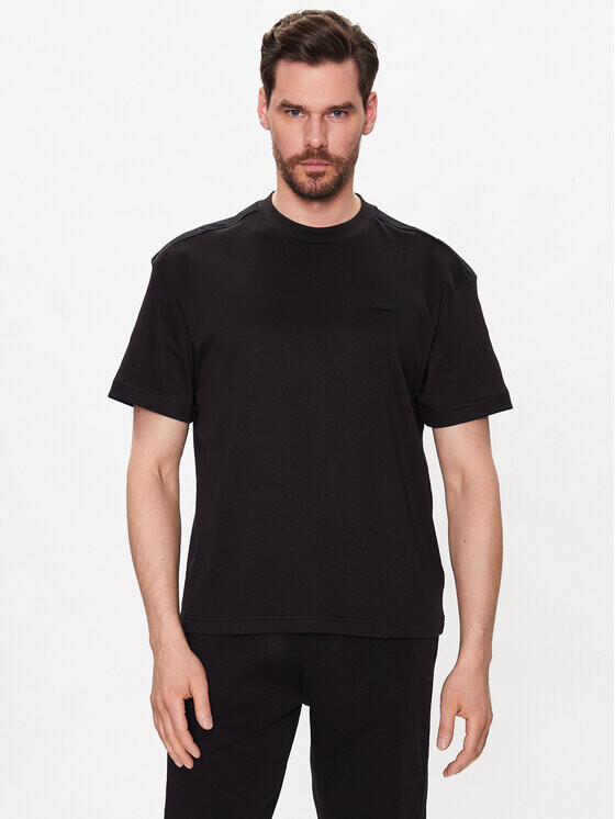 

Футболка стандартного кроя Calvin Klein, черный