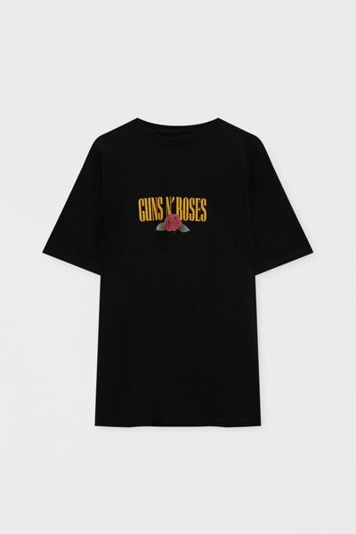 

Черная футболка Guns N' Roses PULL&BEAR