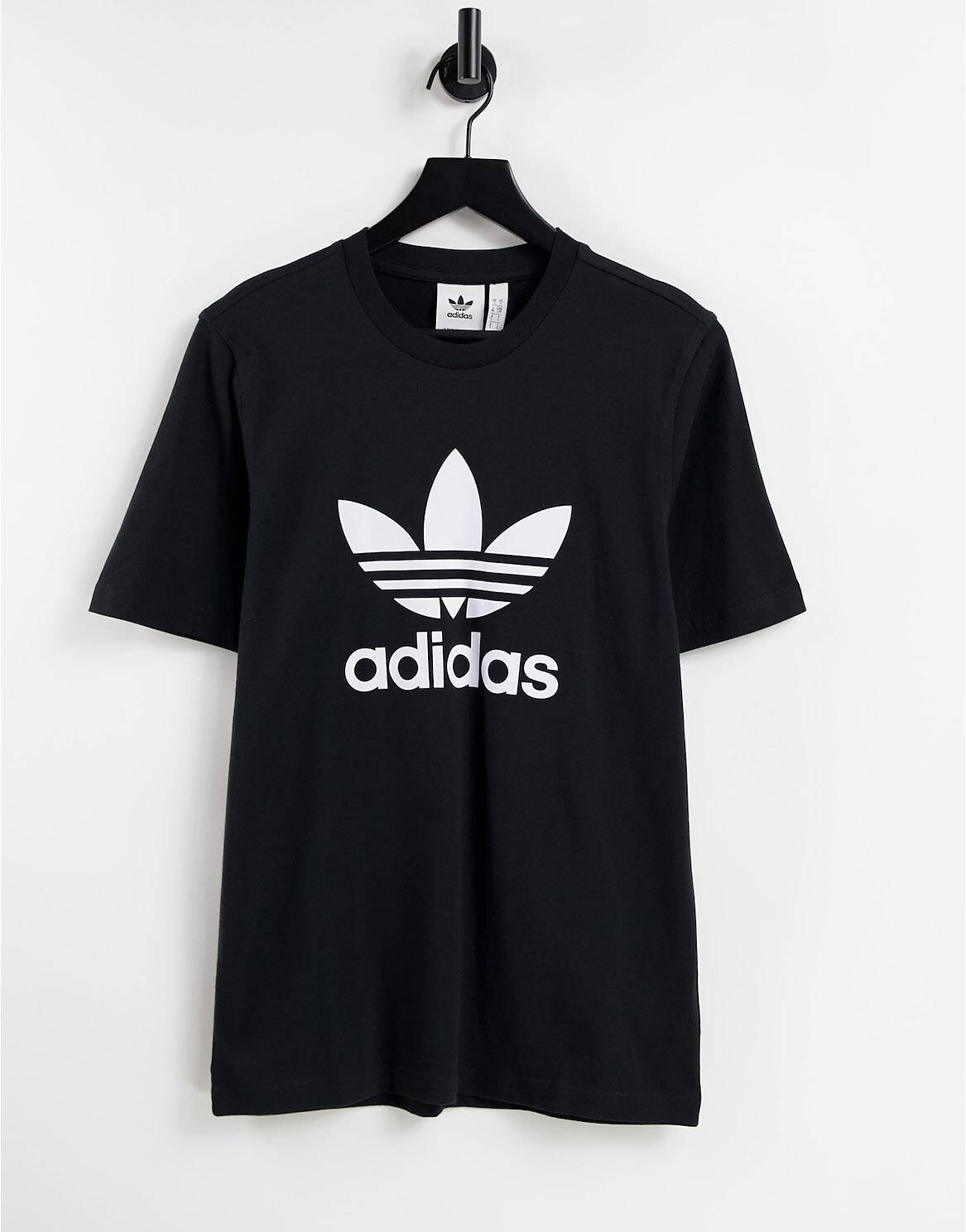 

Черная футболка с крупным логотипом adidas Originals adicolor