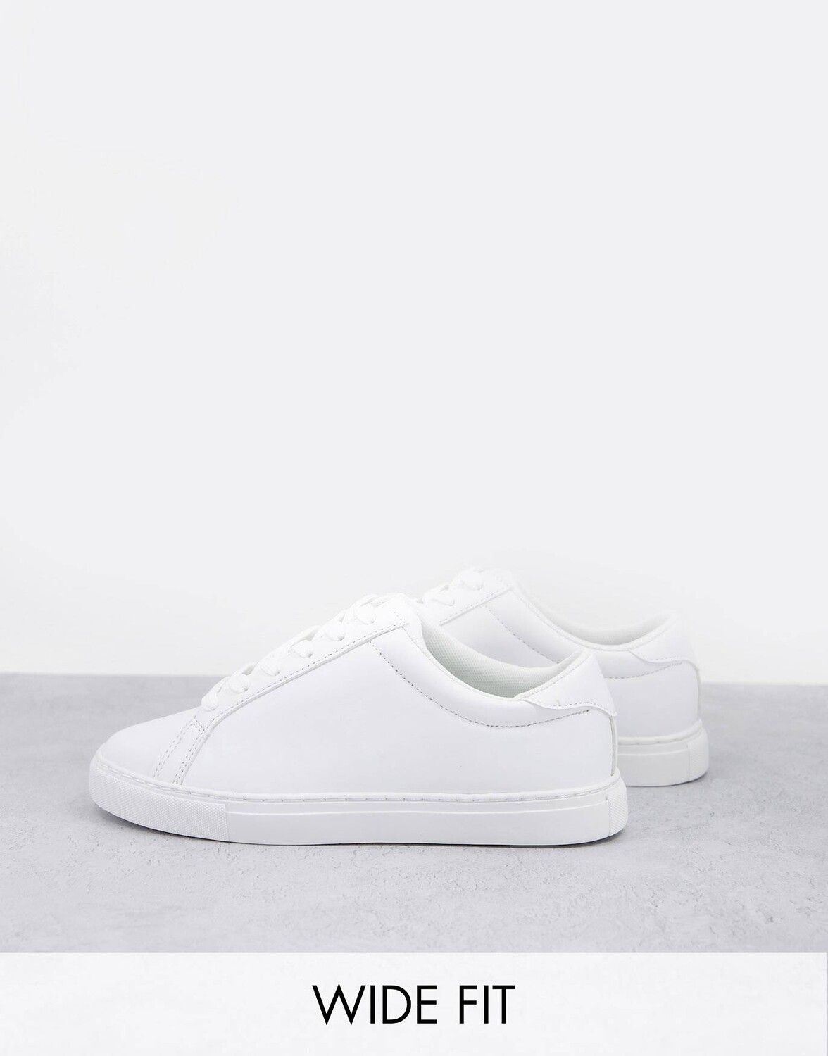 

Белые кроссовки широкого кроя ASOS DESIGN Drama