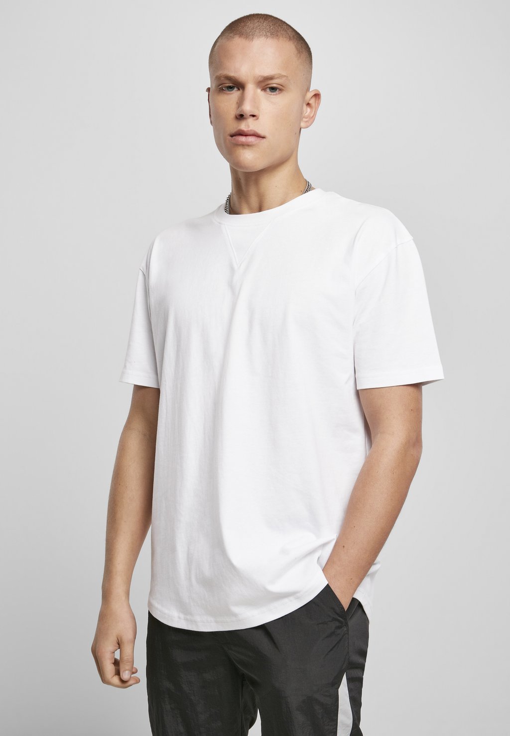 Комплект из 2 футболок базового цвета Urban Classics, белый рычаги базового корпуса microshift набор из 2 шт olympique
