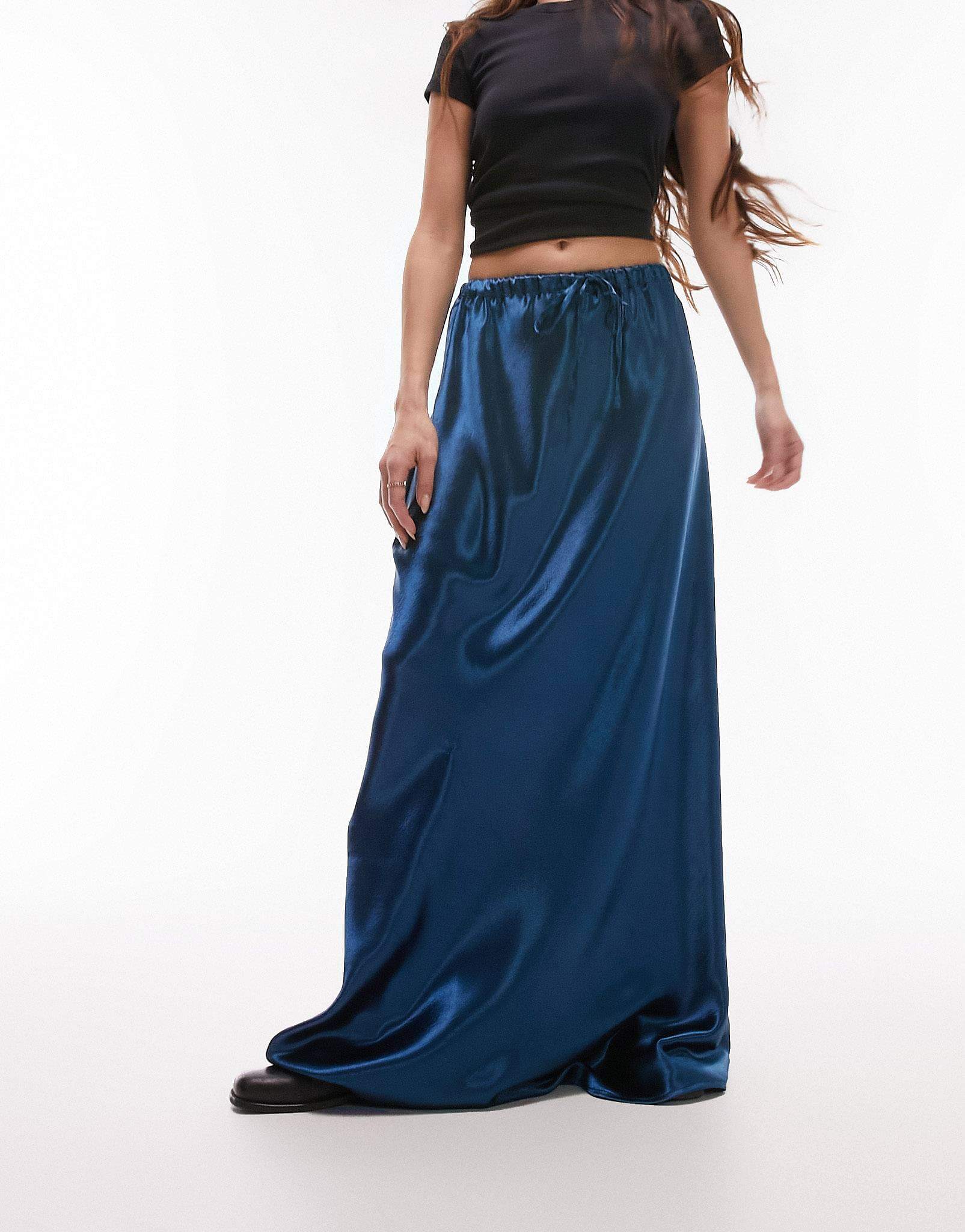 цена Юбка Topshop Liquid Look Satin Bias Maxi, синий