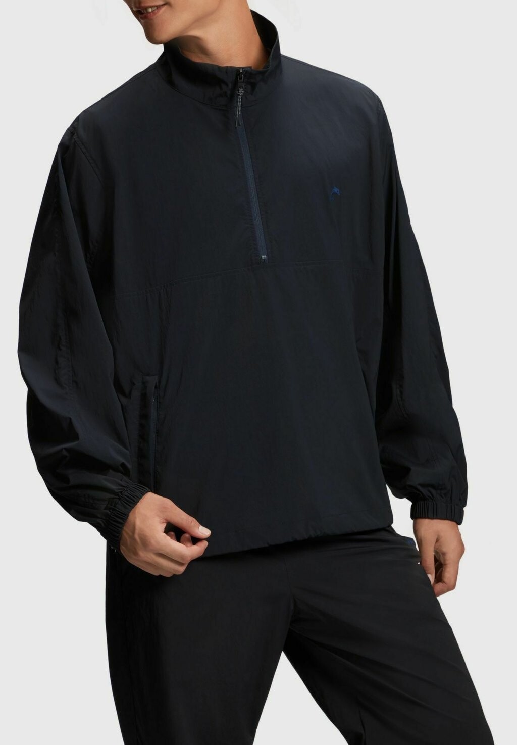 

Ветровка Esprit