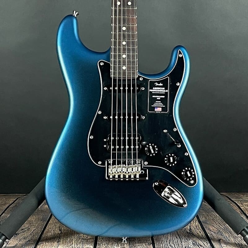 

Fender American Professional II Stratocaster HSS, палисандр-Dark Night (US22176138)