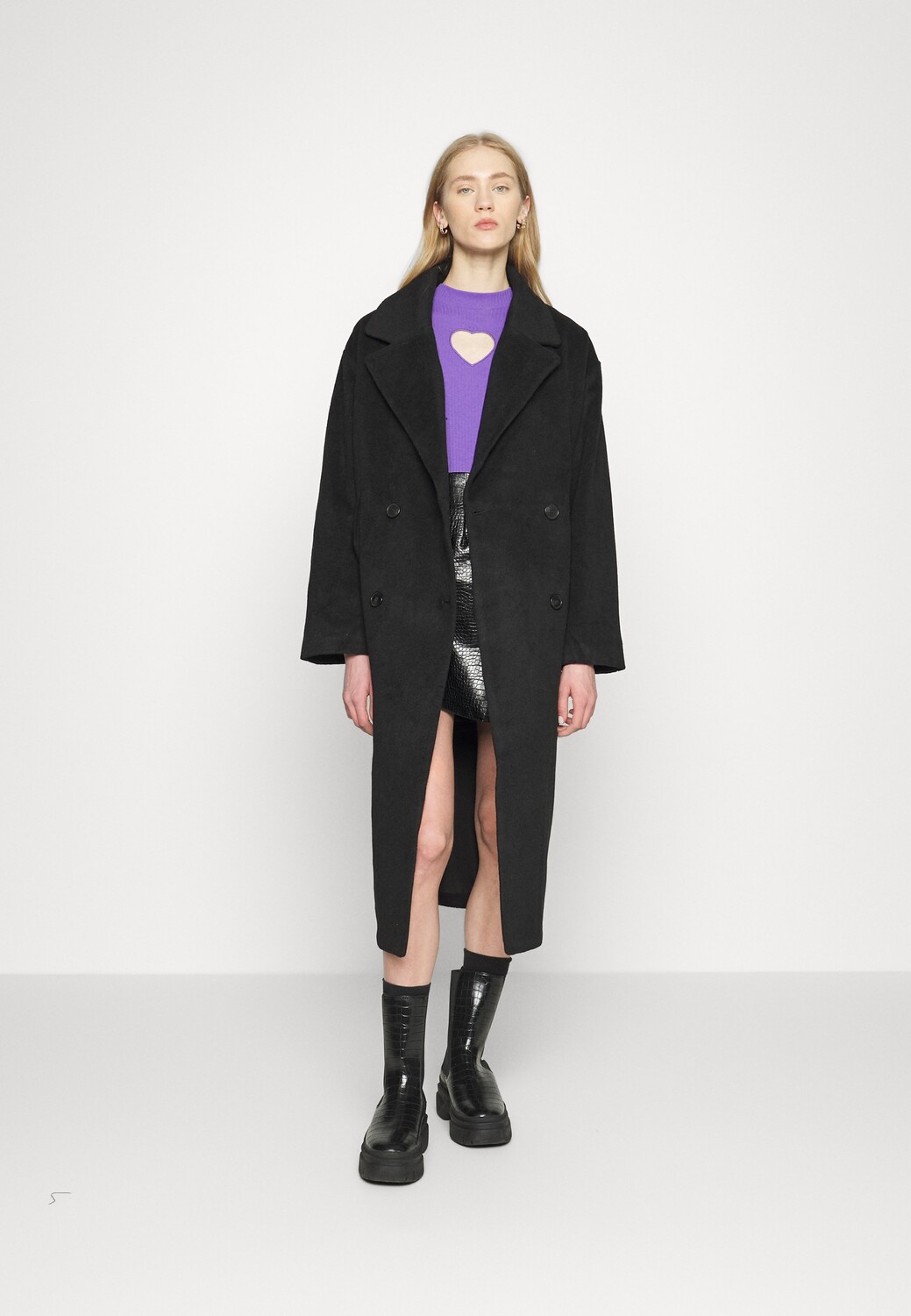 

Пальто классическое Monki, черный