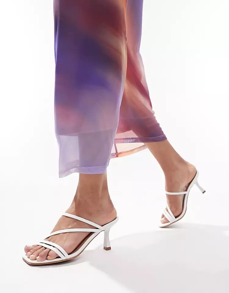 

Мюли ASOS DESIGN Hartley Strappy Mid Heeled, белый