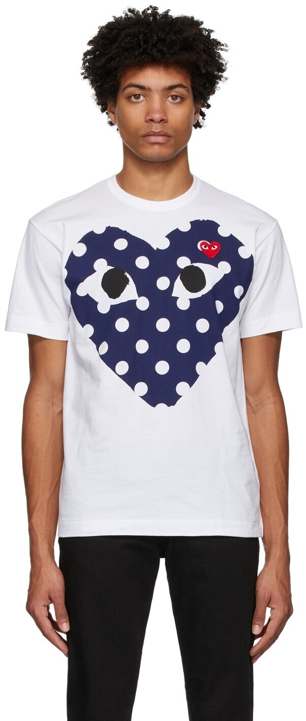 

Бело-темно-синяя футболка в горошек с большим сердечком Comme des Garçons Play