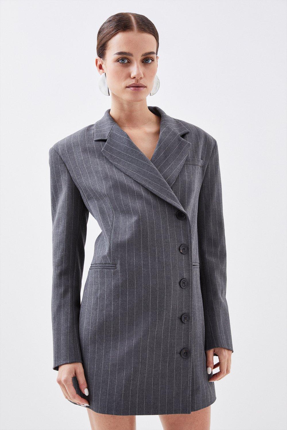 Однобортное платье-блейзер в тонкую полоску для миниатюрных размеров Karen Millen, серый кожаный однобортный пиджак с запахом сзади karen millen нейтральный