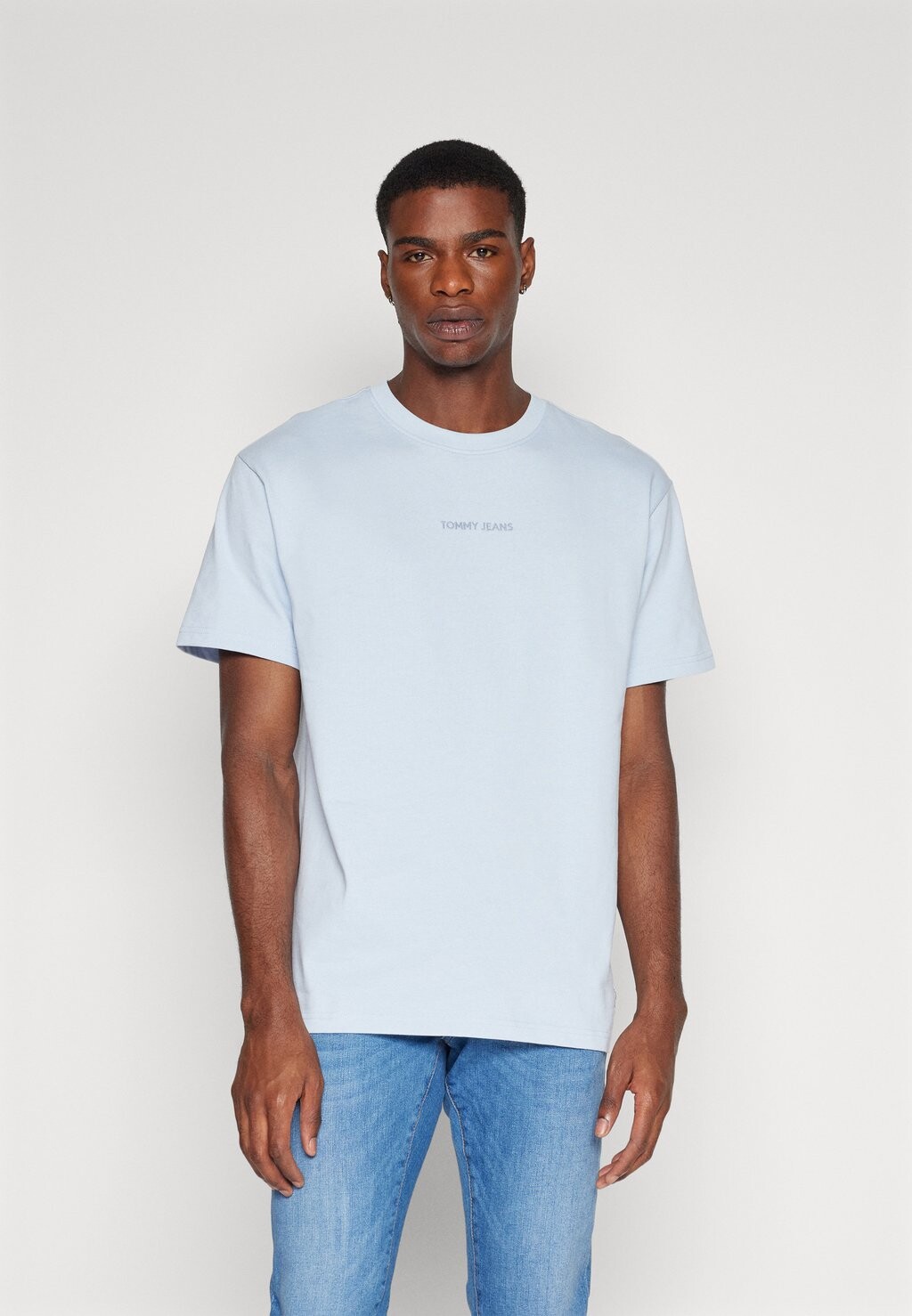 

Базовая футболка New Classics Tee Tommy Jeans, цвет breezy blue