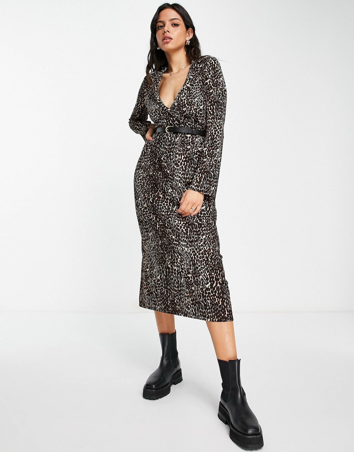 

Платье миди с запахом и леопардовым принтом ASOS DESIGN, Коричневый