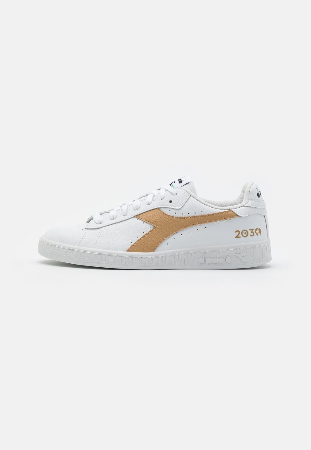 

Кроссовки Diadora