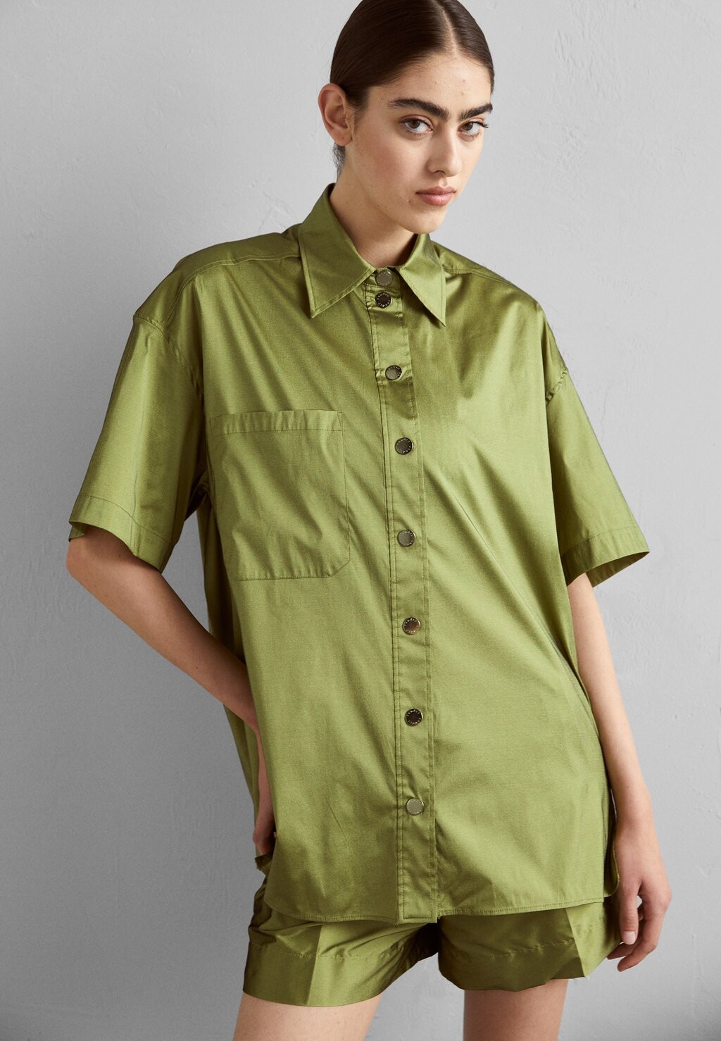 

Рубашка Chemise sandro, цвет kaki clair