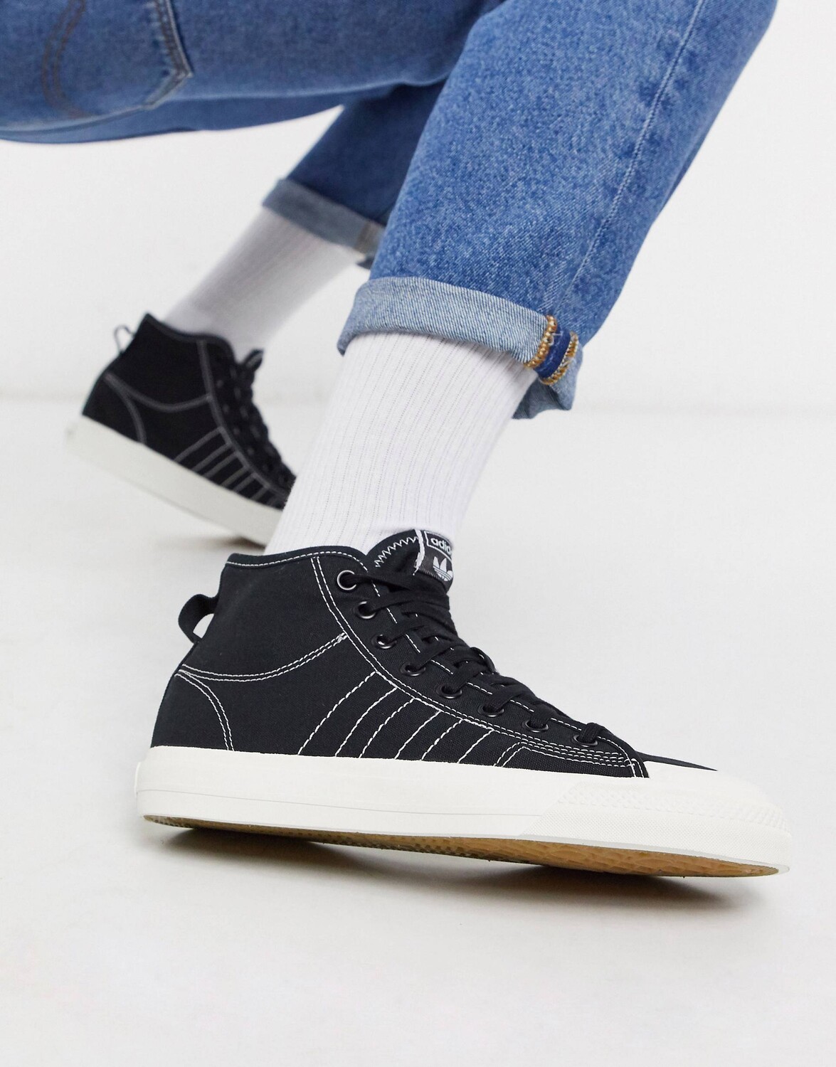 

Черные высокие кроссовки из плотной ткани adidas Originals nizza