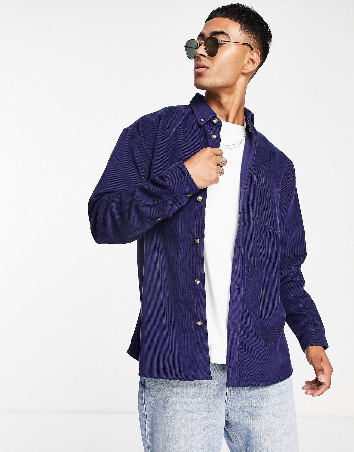 

Темно-синяя вельветовая рубашка свободного кроя в стиле 90-х ASOS DESIGN