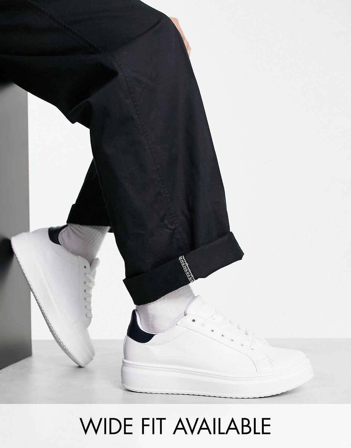 

Белые кроссовки с массивной подошвой и контрастным каблуком ASOS DESIGN
