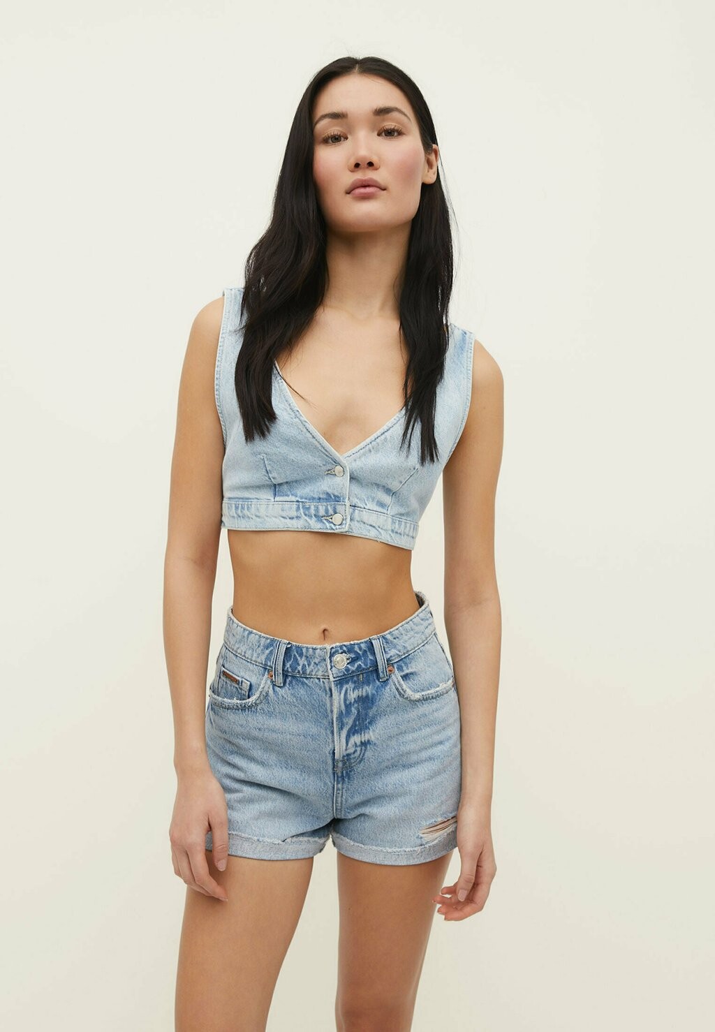 

Джинсовые шорты Stradivarius